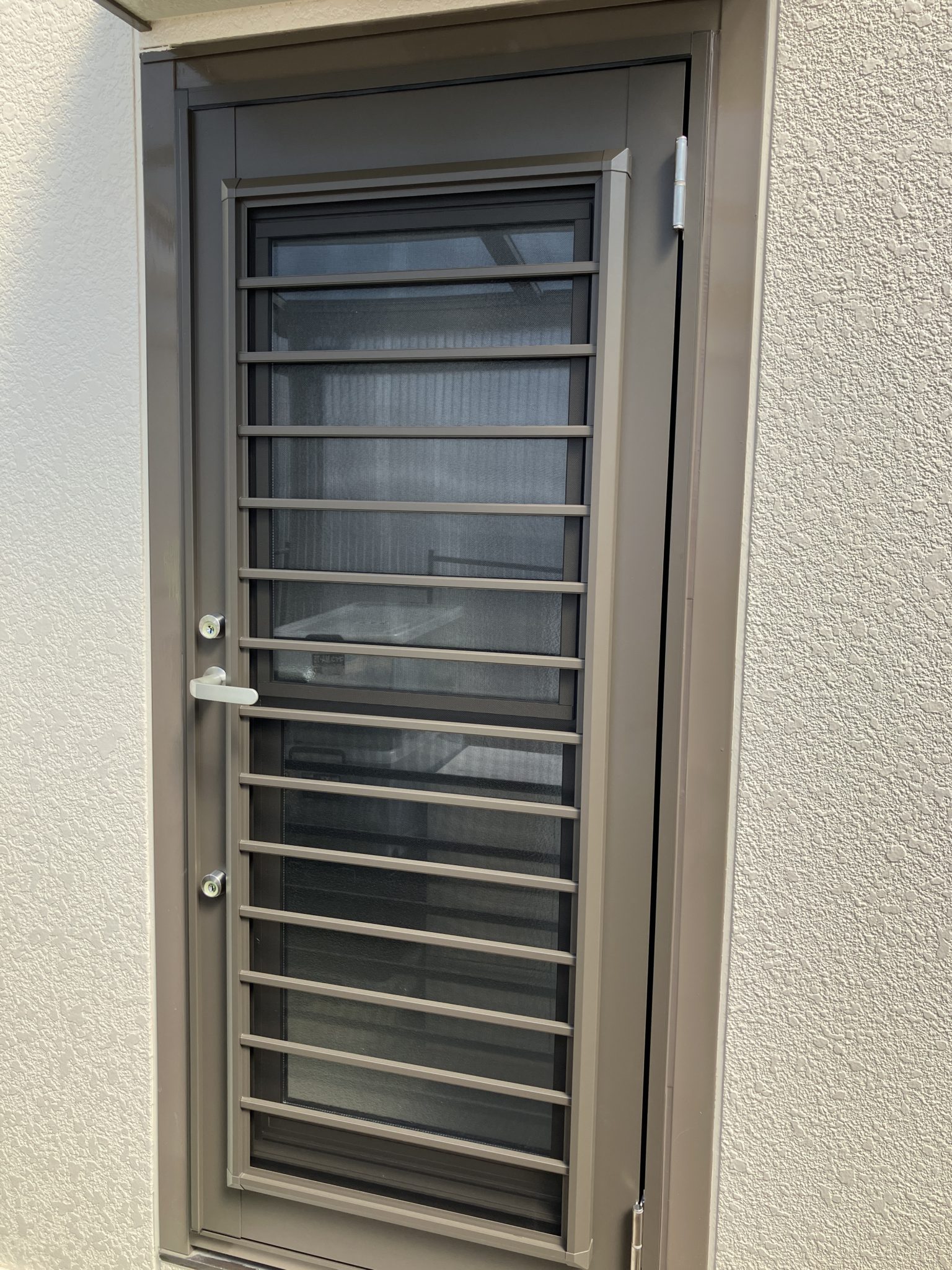 愛知県大府市　勝手口ドアリニューアル工事　LIXILリシェント